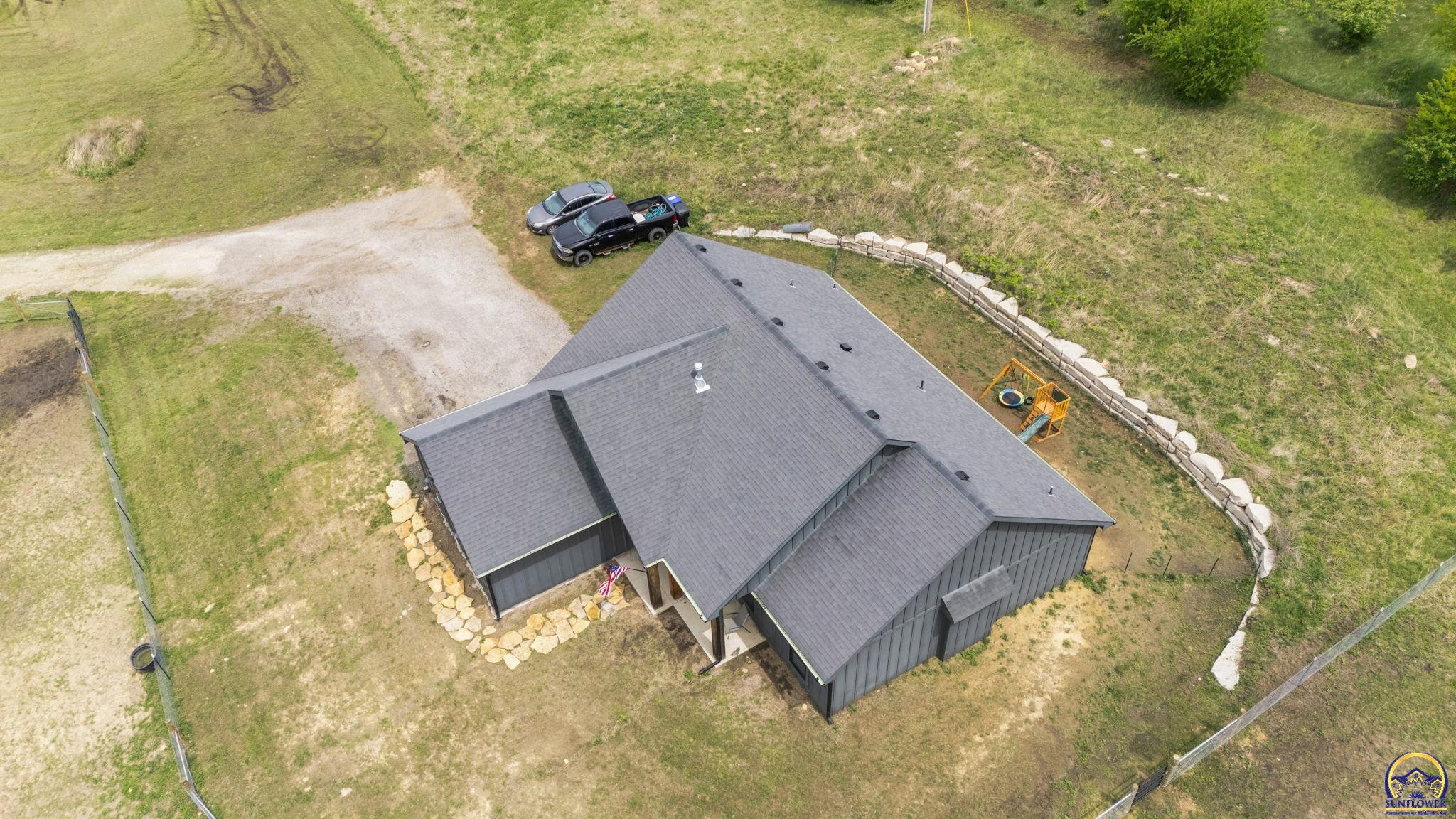 1714 Southeast Herschell Road Tecumseh, KS 66542 - Photo 5 of 35