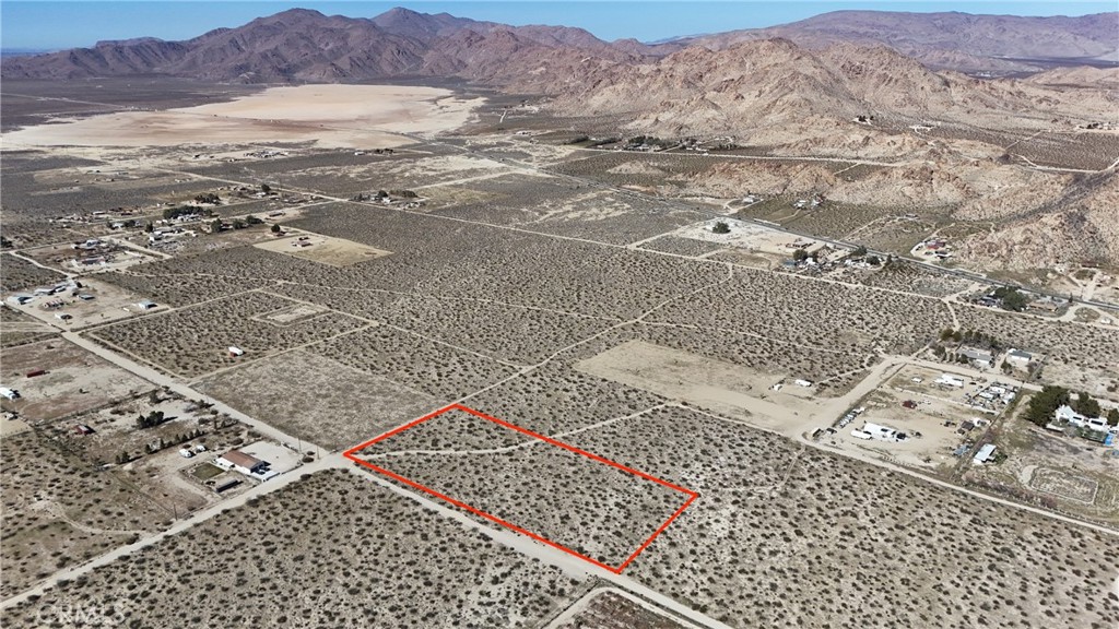 799 Bullrush Road Lucerne Valley, CA 92356 - Photo 3 of 7