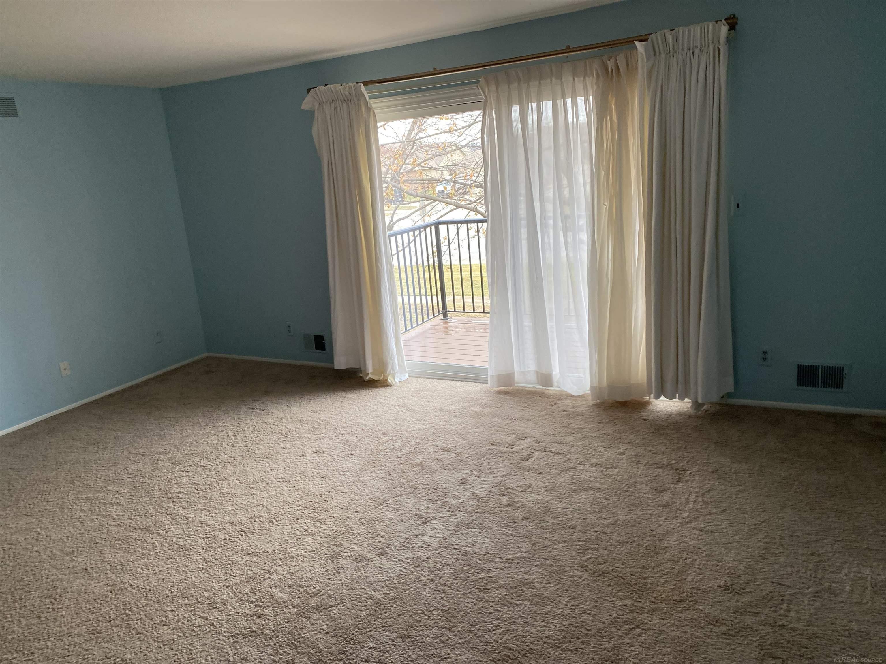 12066 Ina Sterling Heights, MI 48312 - Photo 2 of 13 50098013-1.JPG