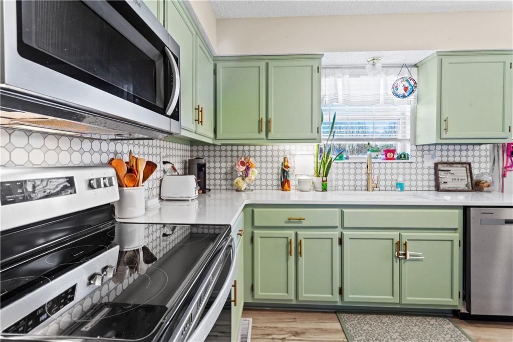 215 Pebblebrook Lane Grain Valley, MO 64029 - Photo 13 of 27