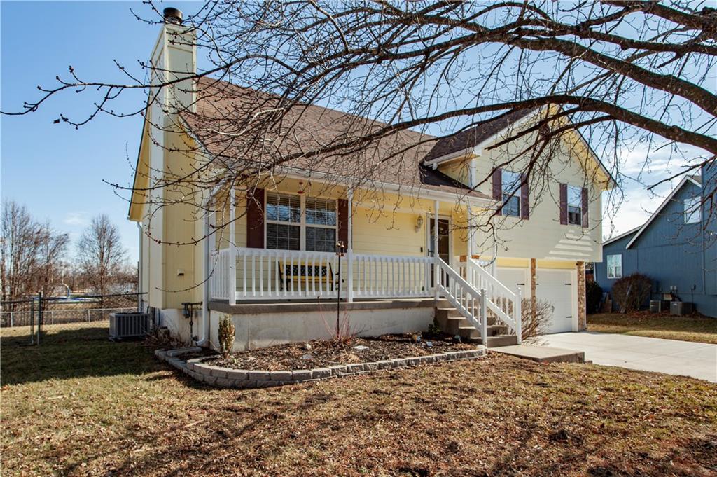 215 Pebblebrook Lane Grain Valley, MO 64029 - Photo 2 of 27