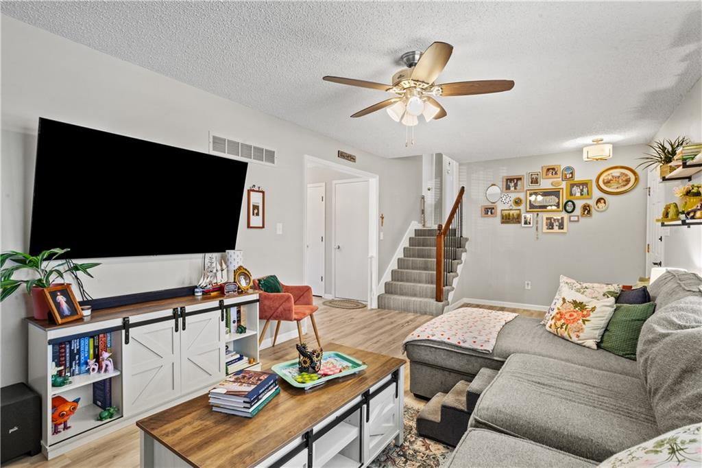 215 Pebblebrook Lane Grain Valley, MO 64029 - Photo 5 of 27