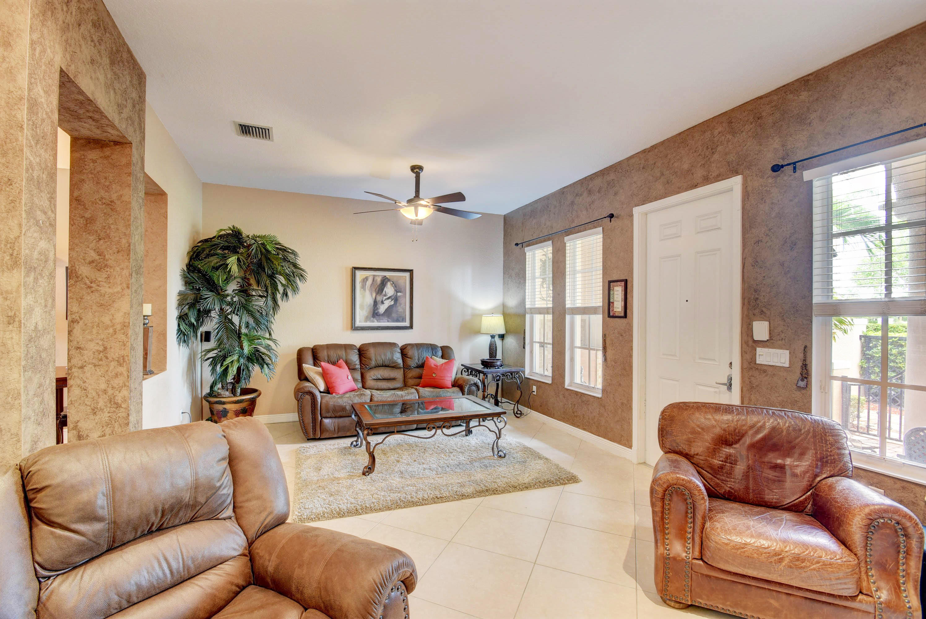 Living room 3