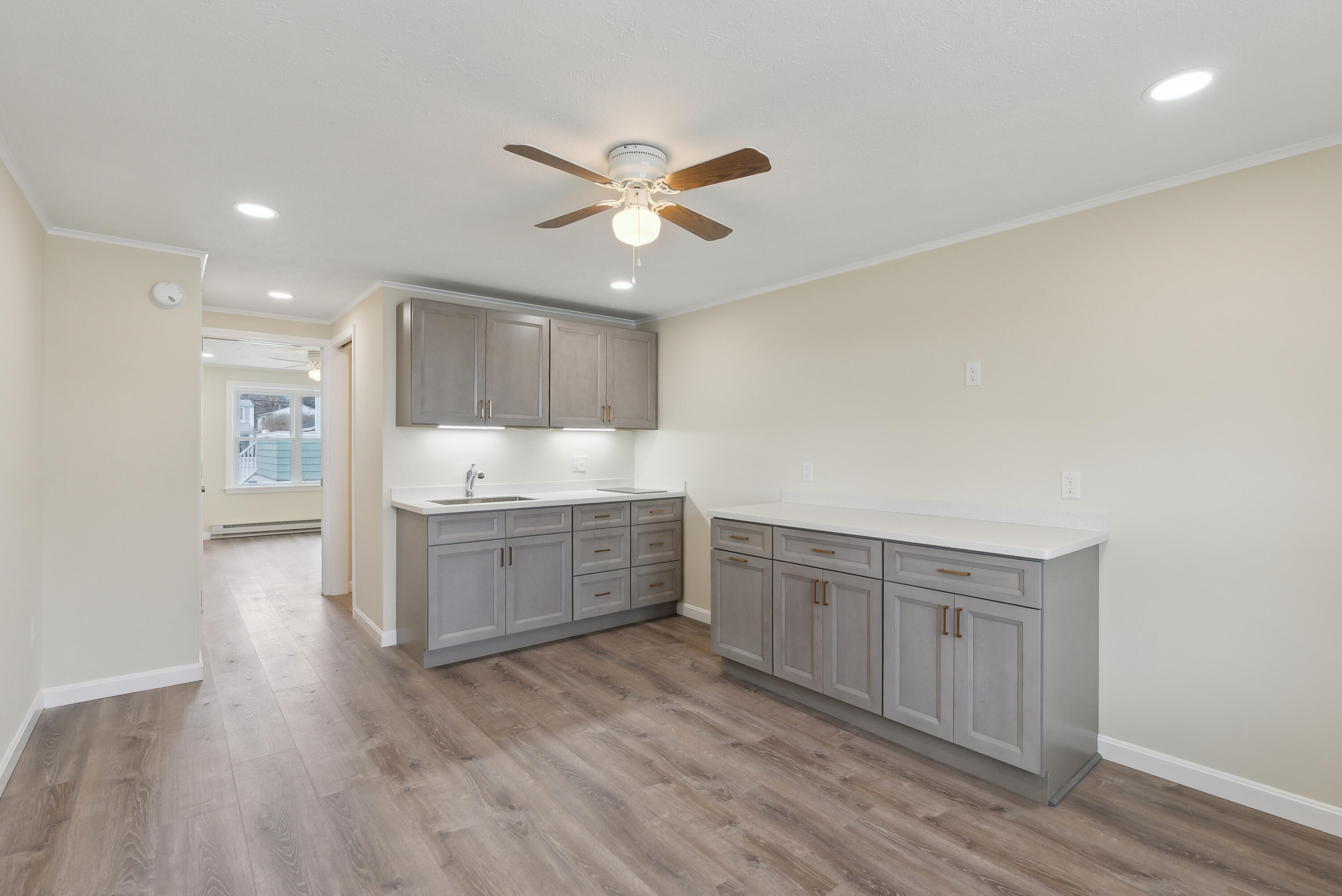 6 Dingle Road, Unit 4 York, ME 03909 - Photo 5 of 28 Main Living Area