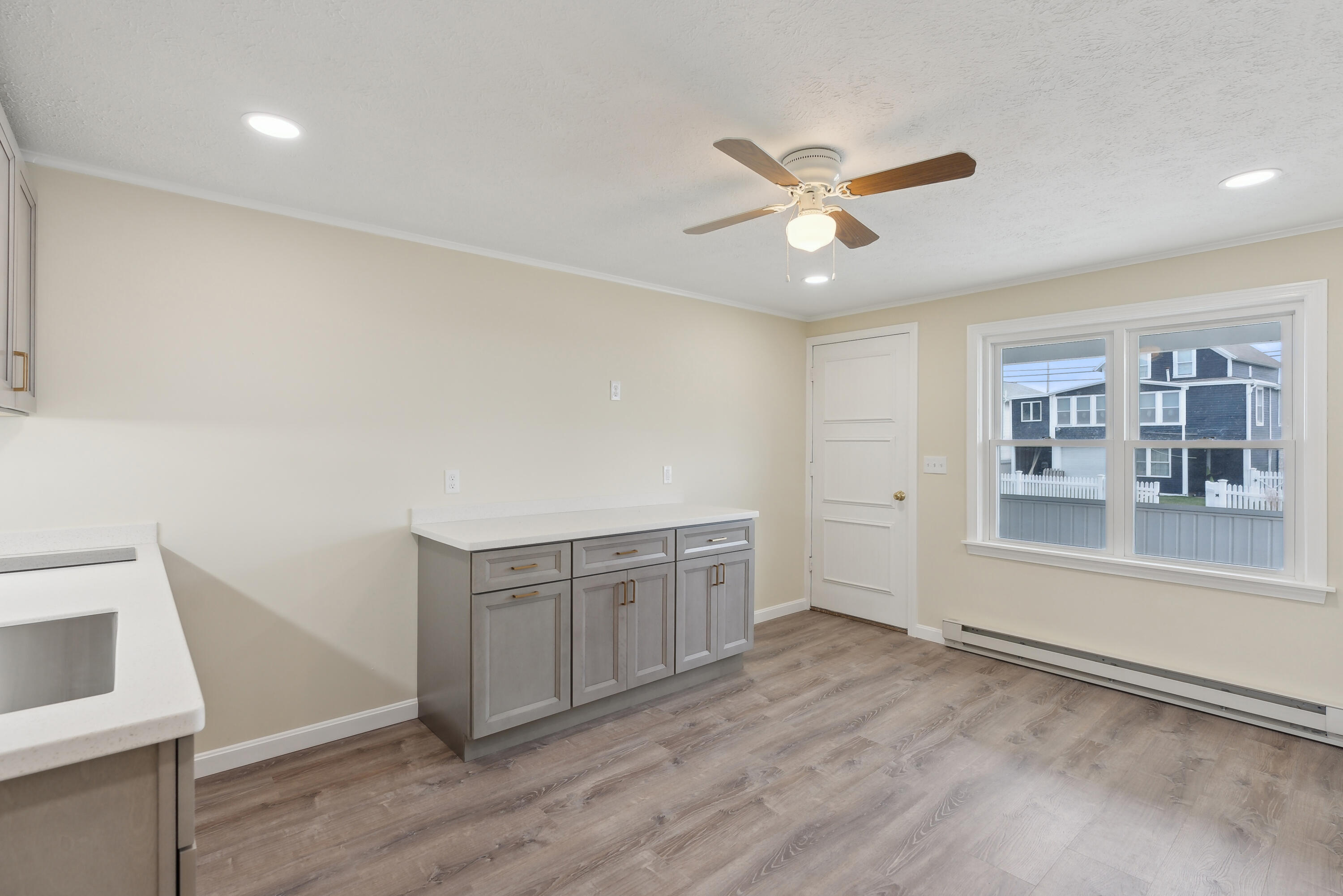 6 Dingle Road, Unit 4 York, ME 03909 - Photo 7 of 28 Main Living Area