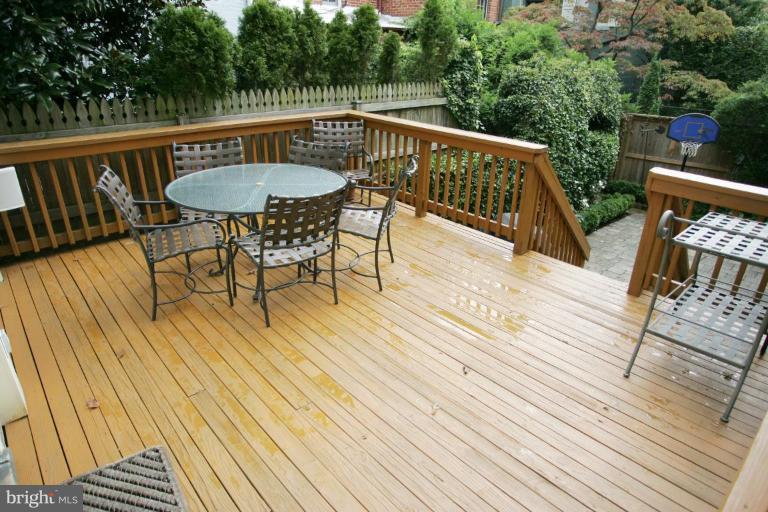 3102 R Street Northwest Washington, DC 20007 - Photo 10 of 11 Deck