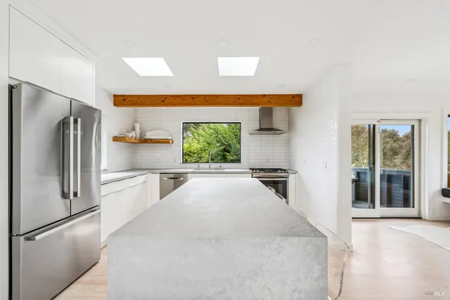 $2,199,000 | 20920 Grebe Court, Bodega Bay, CA 94923