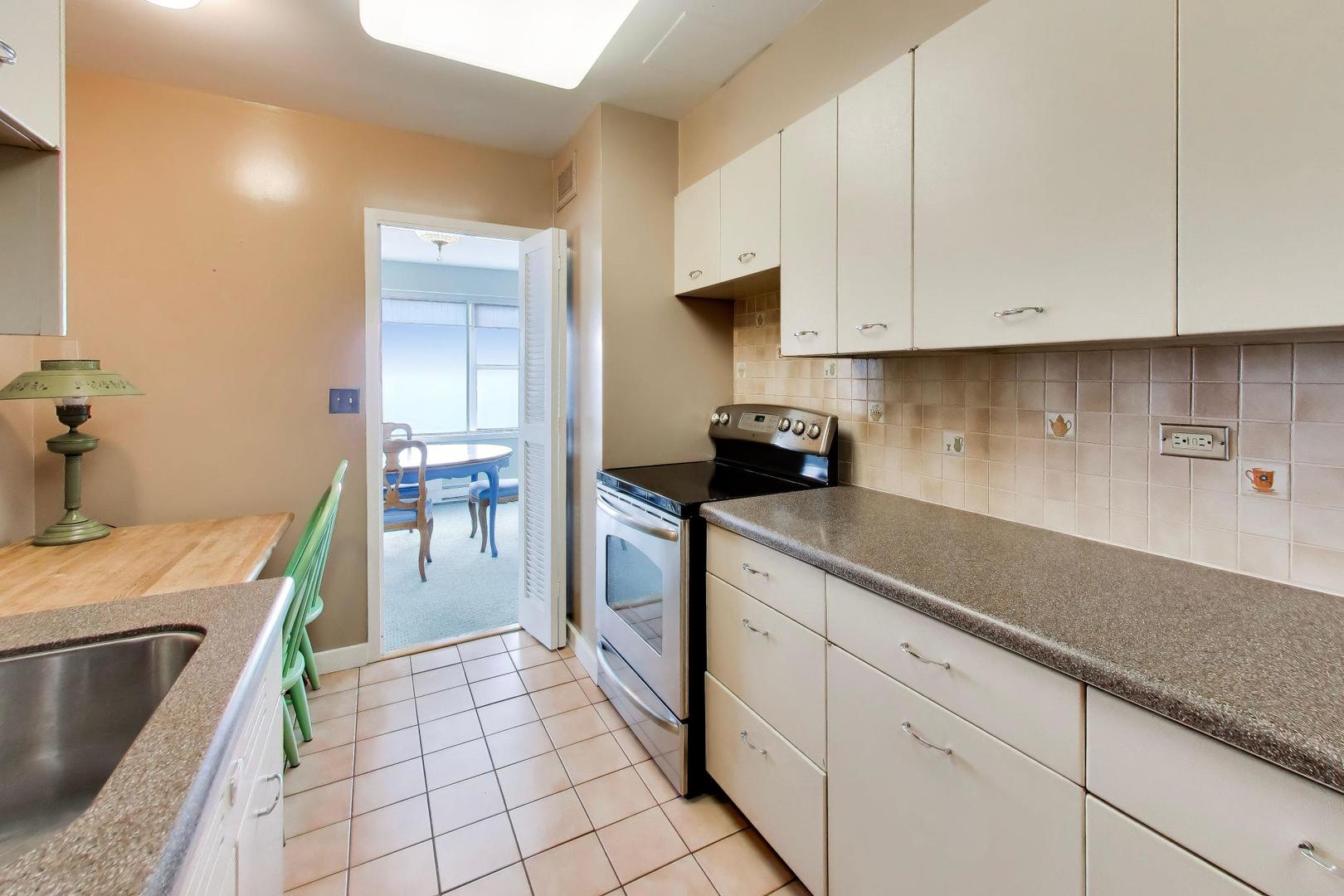 1440 Sheridan Road, Unit 706 Wilmette, IL 60091 - Photo 6 of 23