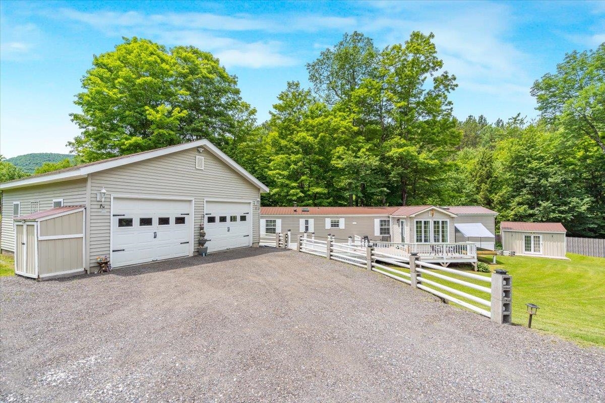 8642 Main Road Huntington, VT 05462 - Photo 9 of 48