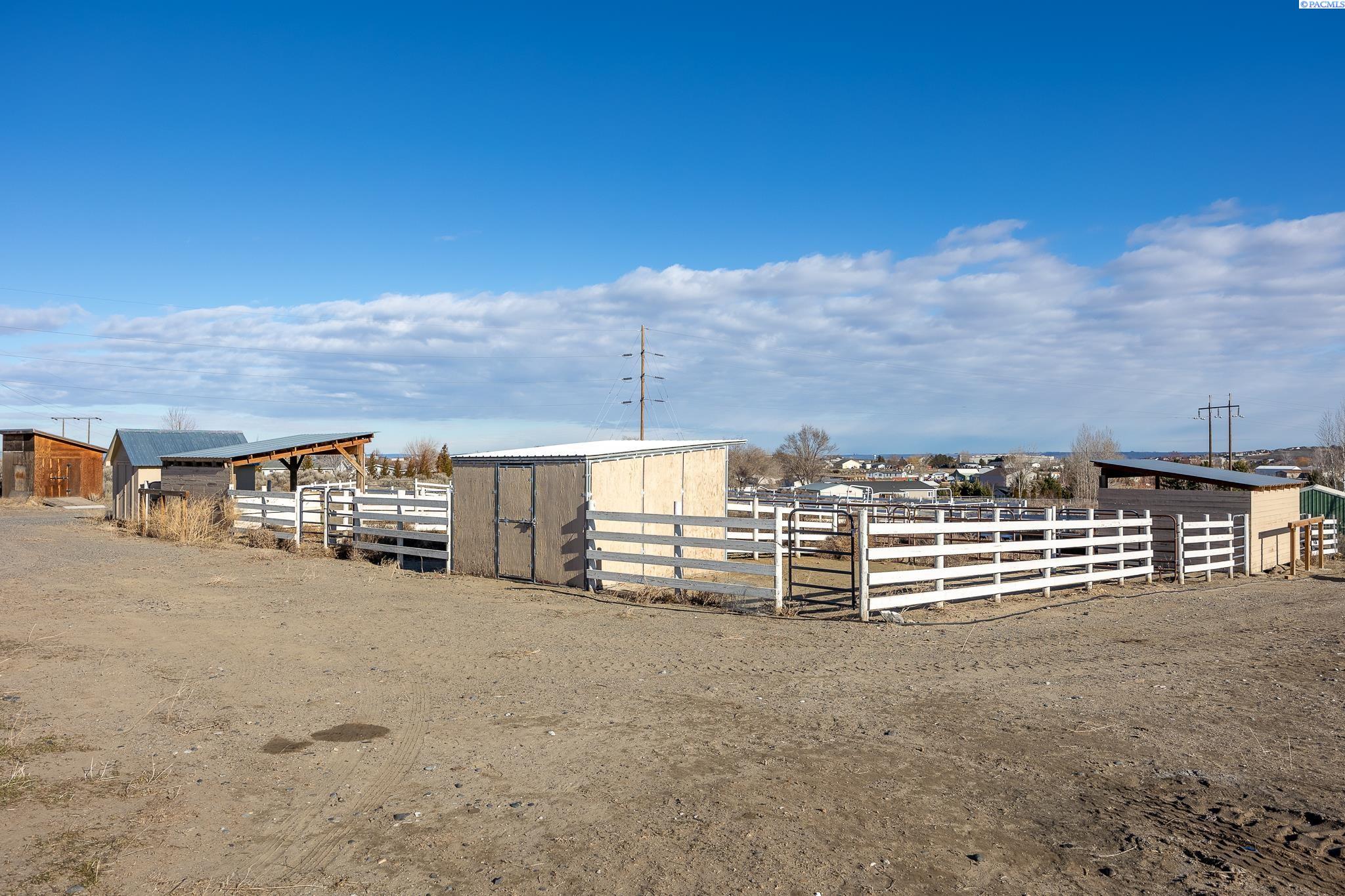 45219 Red Mountain Road Benton City, WA 99320 - Photo 25 of 30 Gallery Image 25