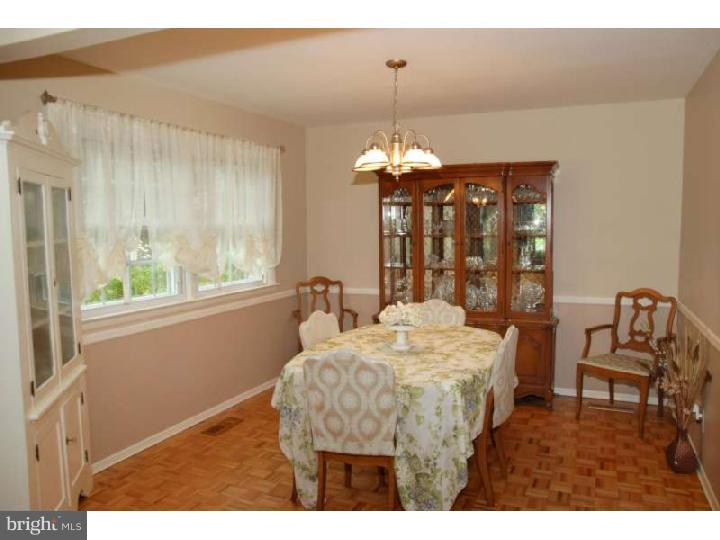 913 Thornton Road Horsham, PA 19044 - Photo 4 of 21 Dining Room