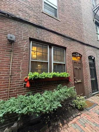 $2,400 | 9 Champney Place, Unit 1, Boston, MA 02114
