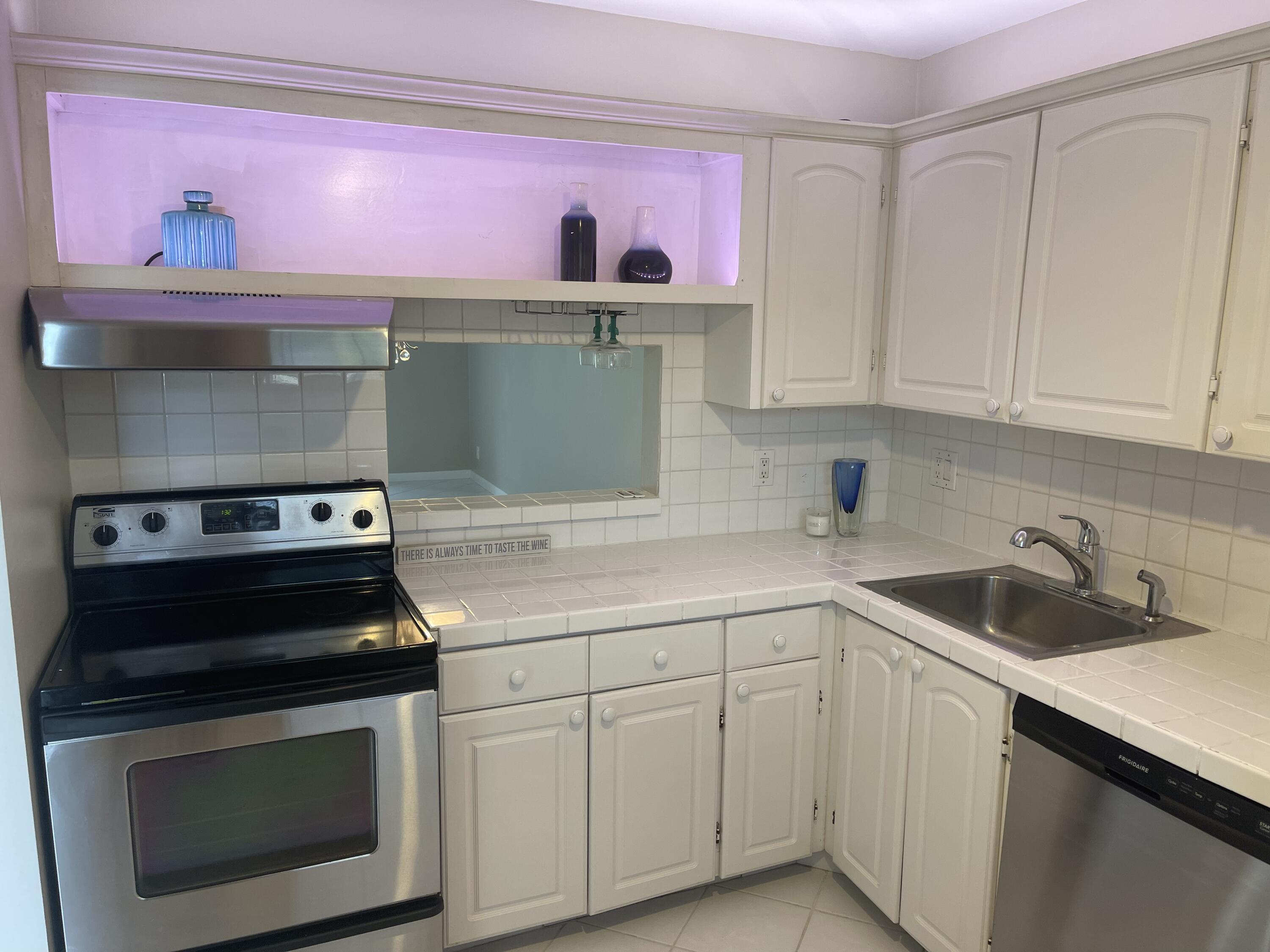 829 Camino Road, Unit 112B Delray Beach, FL 33445 - Photo 3 of 36 D96DD195-06DA-4567-BFD6-1F2F1A0206B4