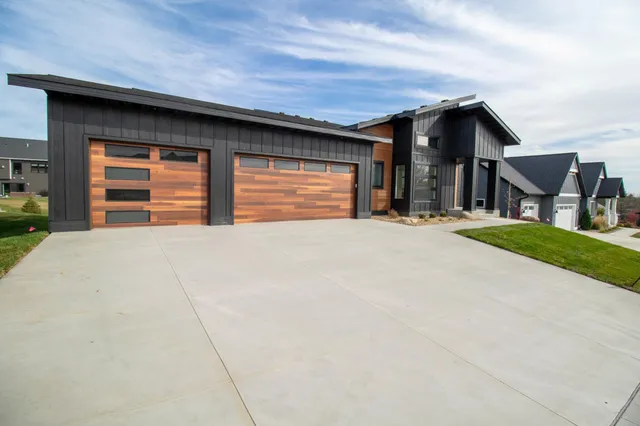 $899,900 | 3105 Century Ridge Road Northeast, Rochester, MN 55906