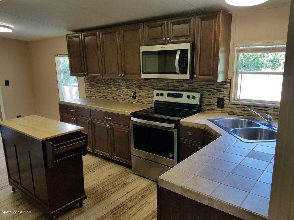 2825 Brockett Road Mims, FL 32754 - Photo 8 of 52 IS625r7t3ucm9s0000000000