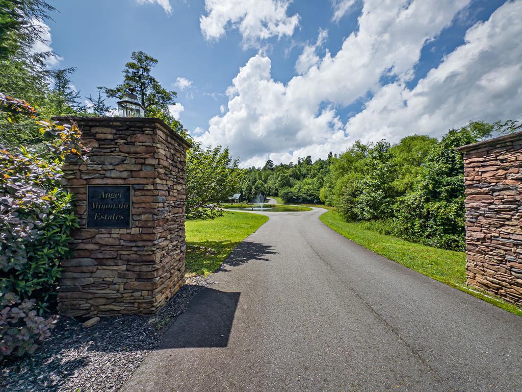 40 Reitzel Rdg Trail Murphy, NC 28906 - Photo 52 of 54 a view of a swimming pool with a yard
