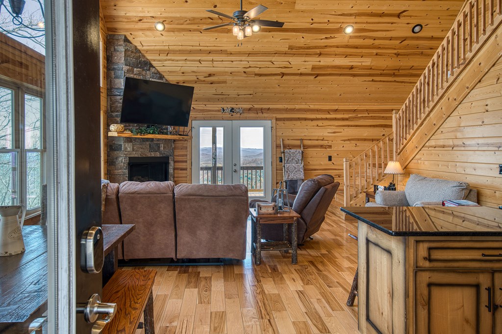 40 Reitzel Rdg Trail Murphy, NC 28906 - Photo 7 of 54 a living room with furniture and a fireplace