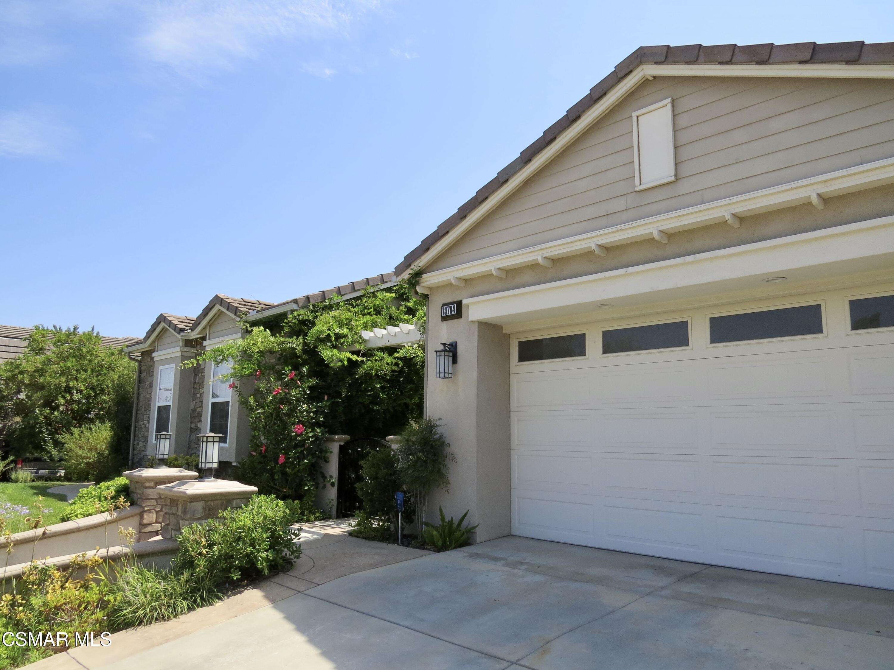 13704 Blue Ridge Way Moorpark, CA 93021 - Photo 2 of 13 House