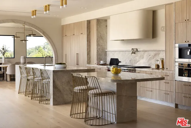 a close view of sink and tap