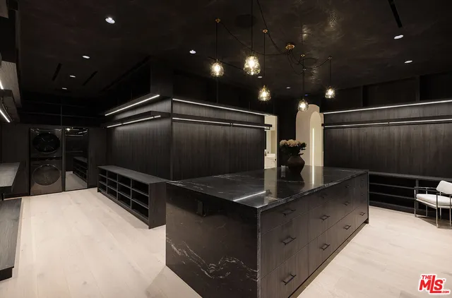 a view of a house with entertaining space