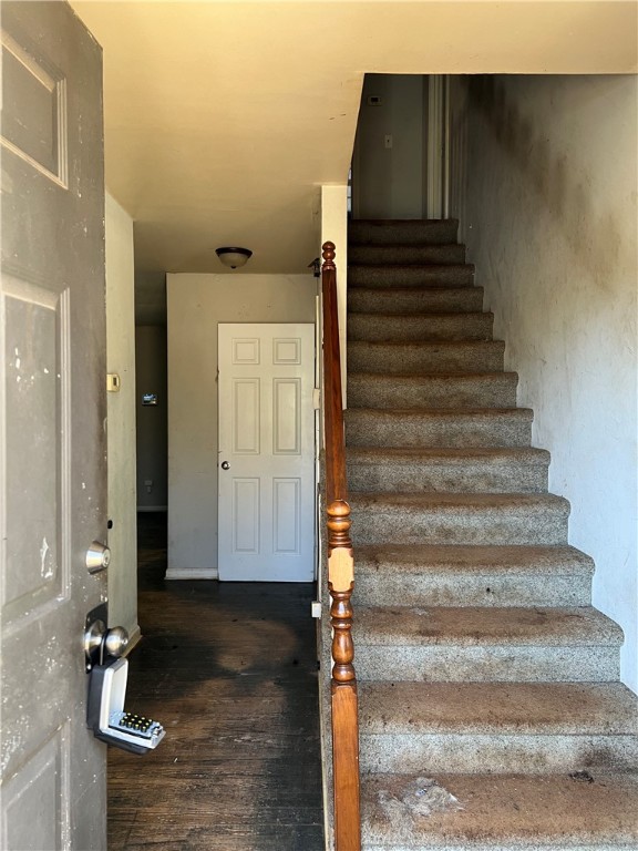 703 Mertie Drive Seneca, SC 29678 - Photo 3 of 38