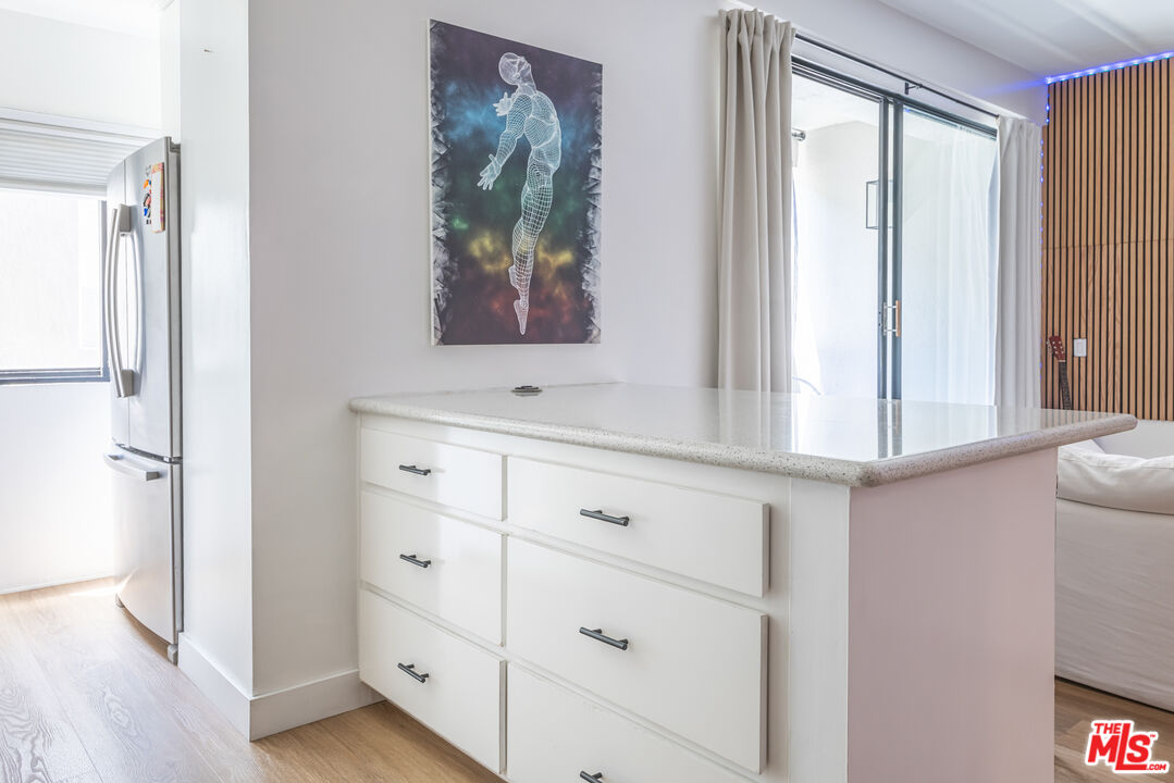 7250 Franklin Avenue, Unit 512 Los Angeles, CA 90046 - Photo 12 of 28 a view of cabinets and wooden floor