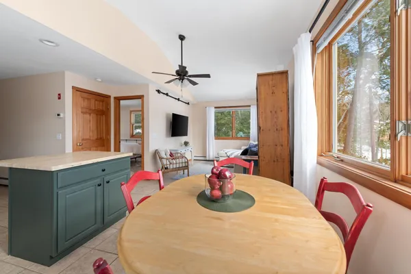 $699,900 | 22 Crescent Lane, Hebron, NH 03241