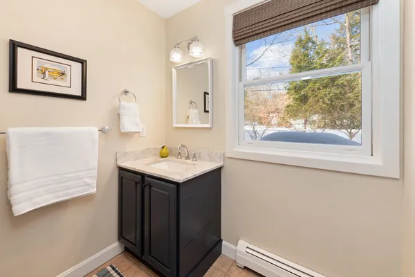 $699,900 | 22 Crescent Lane, Hebron, NH 03241