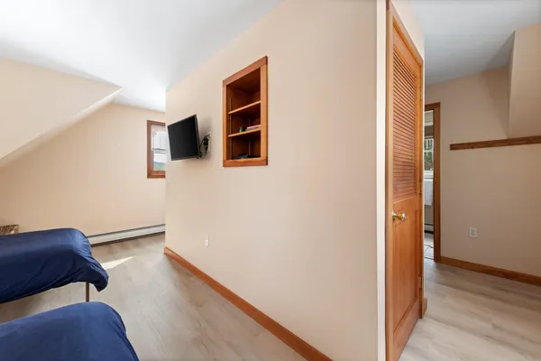 $699,900 | 22 Crescent Lane, Hebron, NH 03241