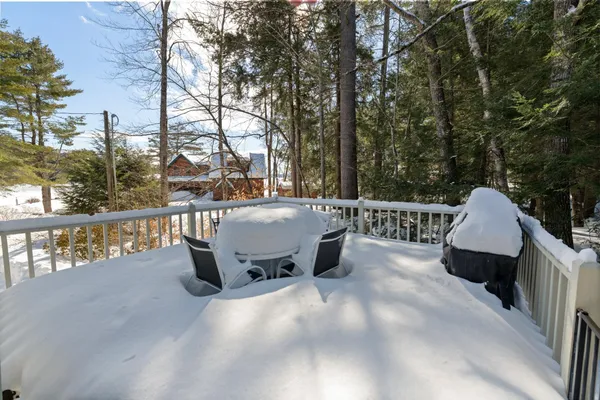 $699,900 | 22 Crescent Lane, Hebron, NH 03241