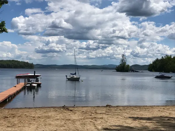 $699,900 | 22 Crescent Lane, Hebron, NH 03241