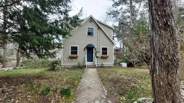 $699,900 | 22 Crescent Lane, Hebron, NH 03241