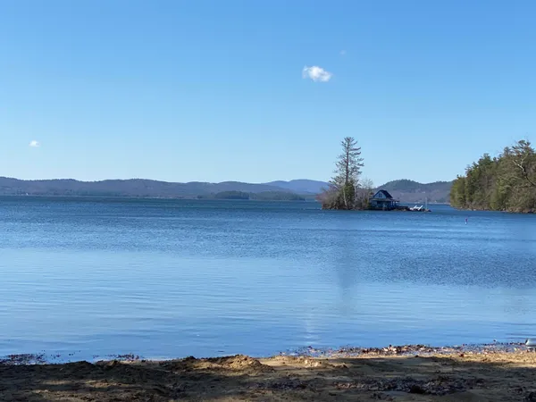 $699,900 | 22 Crescent Lane, Hebron, NH 03241