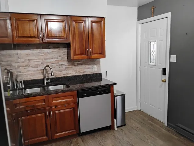 $253,000 | 1S265 Holyoke Lane, Villa Park, IL 60181