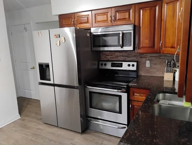 $253,000 | 1S265 Holyoke Lane, Villa Park, IL 60181