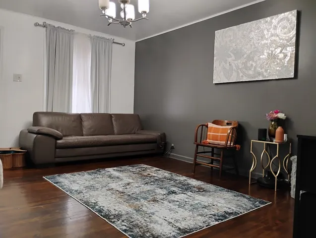 $253,000 | 1S265 Holyoke Lane, Villa Park, IL 60181