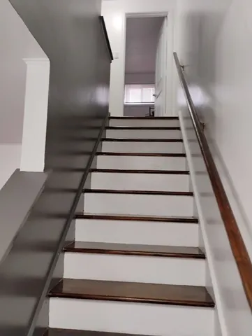 $253,000 | 1S265 Holyoke Lane, Villa Park, IL 60181