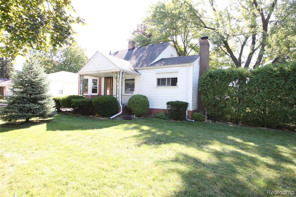 8640 Harding Center Line, MI 48015 - Photo 3 of 28