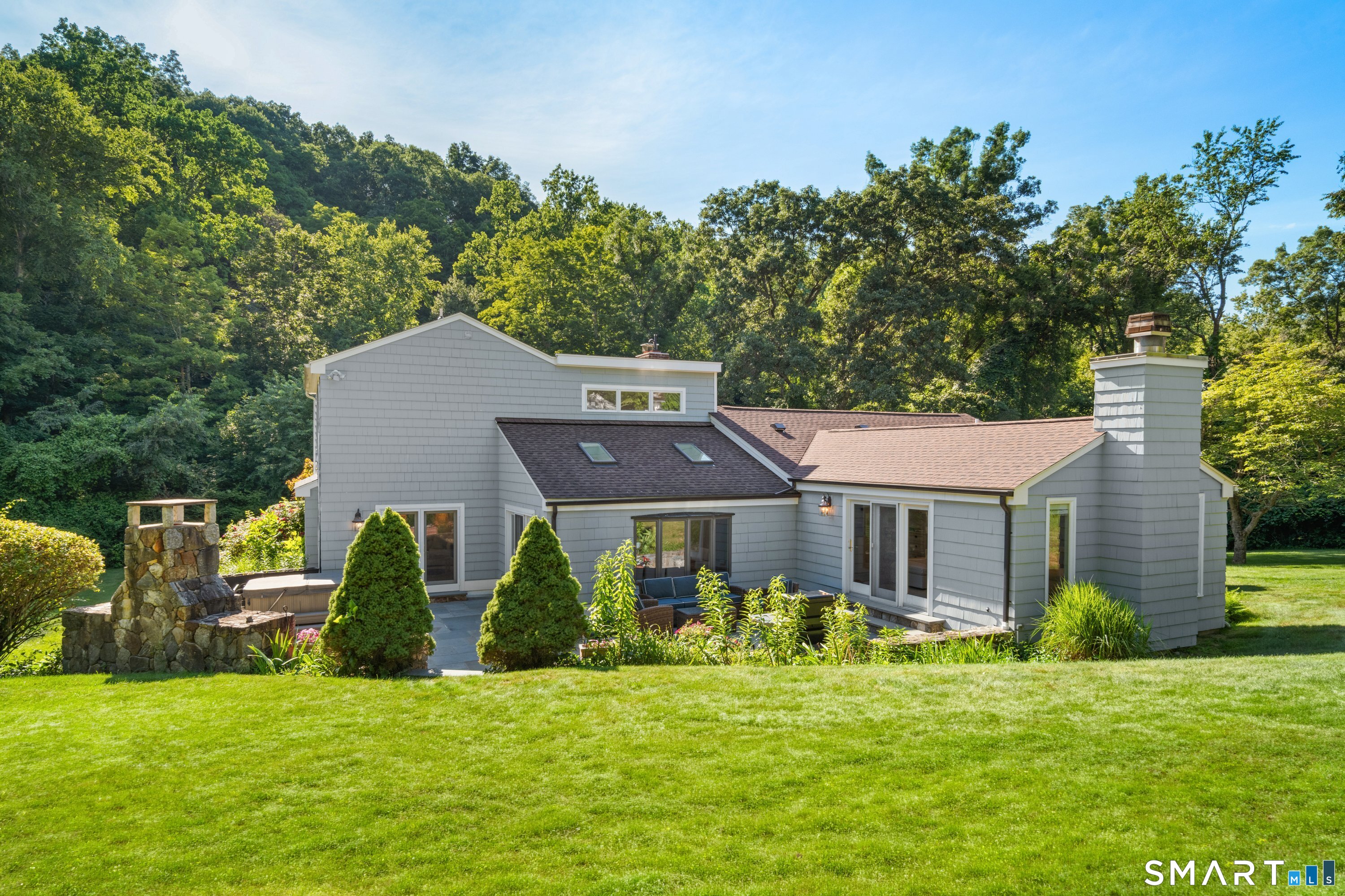130 Blue Ridge Road Wilton, CT 06897 - Photo 4 of 40