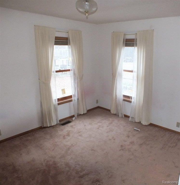 38580 Judd Road Belleville, MI 48111 - Photo 4 of 14 03-Bedroom.jpg
