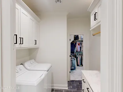 $338,000 | 122 Lakes Edge Drive, Broussard, LA 70518