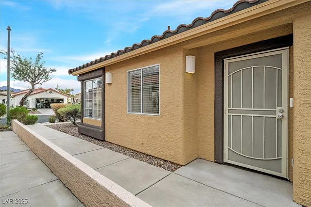 $2,100 | 2126 Sunset Vista Avenue, Henderson, NV 89052
