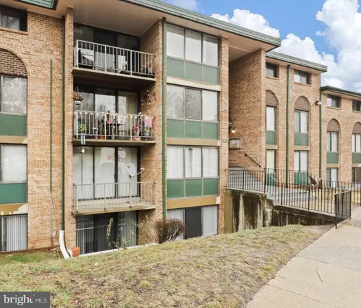 $194,900 | 491 North Armistead Street, Unit T2, Alexandria, VA 22312