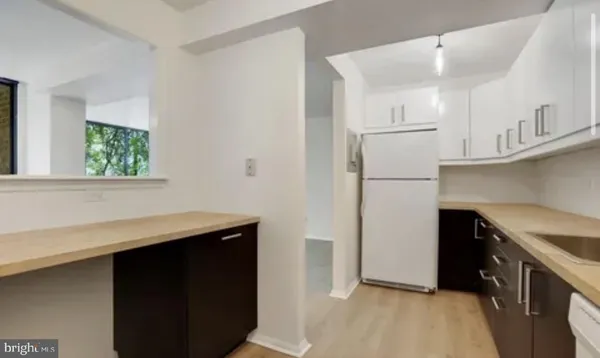 $194,900 | 491 North Armistead Street, Unit T2, Alexandria, VA 22312