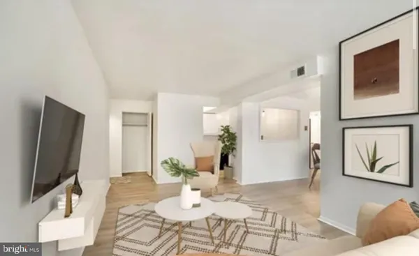 $194,900 | 491 North Armistead Street, Unit T2, Alexandria, VA 22312