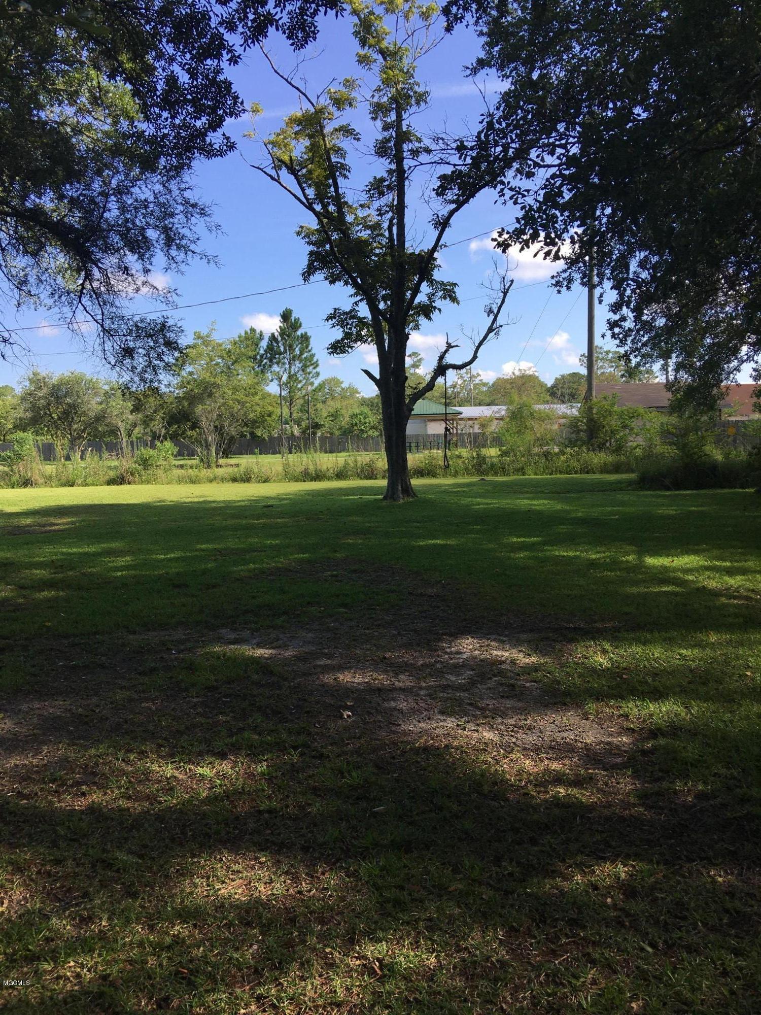 4100 Washington Boulevard Moss Point, MS 39563 - Photo 18 of 20 Backyard