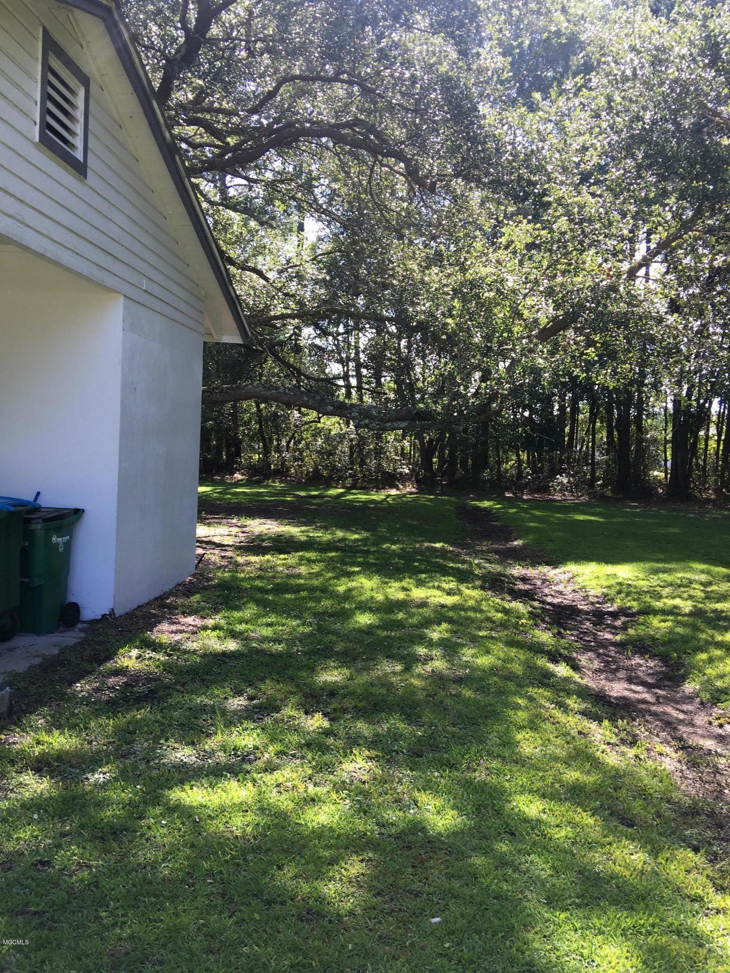 4100 Washington Boulevard Moss Point, MS 39563 - Photo 5 of 20 Side