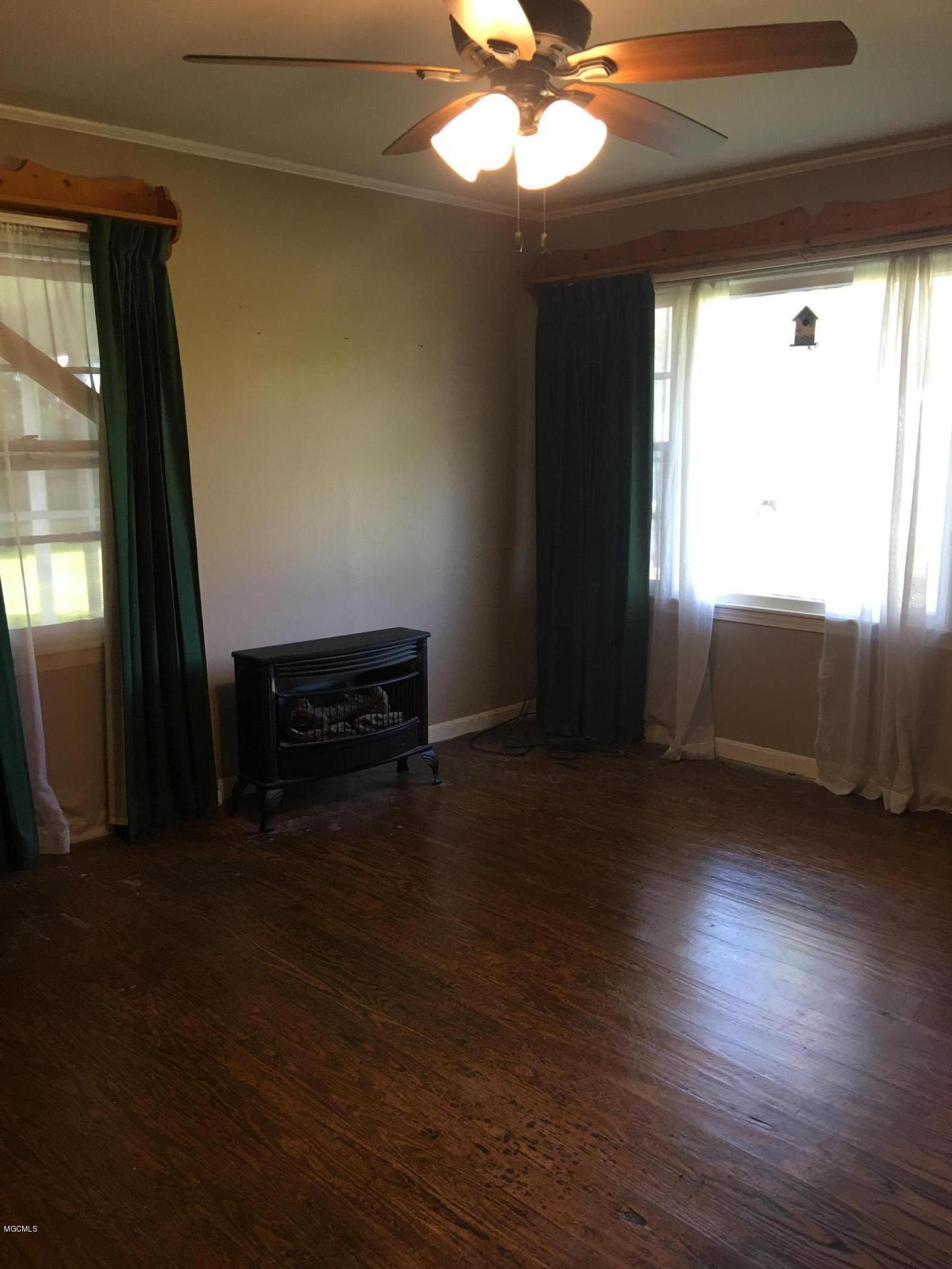 4100 Washington Boulevard Moss Point, MS 39563 - Photo 6 of 20 LR