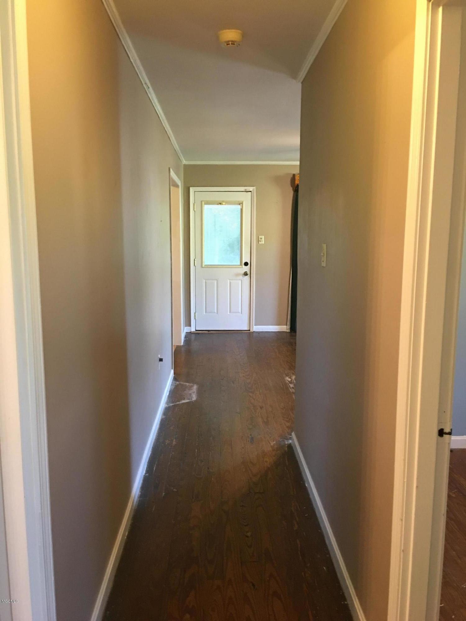 4100 Washington Boulevard Moss Point, MS 39563 - Photo 9 of 20 Hall