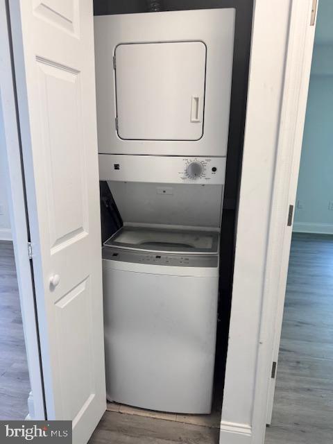 106 Mountain Road, Unit 2C Pasadena, MD 21122 - Photo 10 of 17 a utility room with dryer and washer